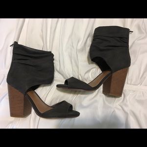 Stylish Grey Block Heeled Sandal
